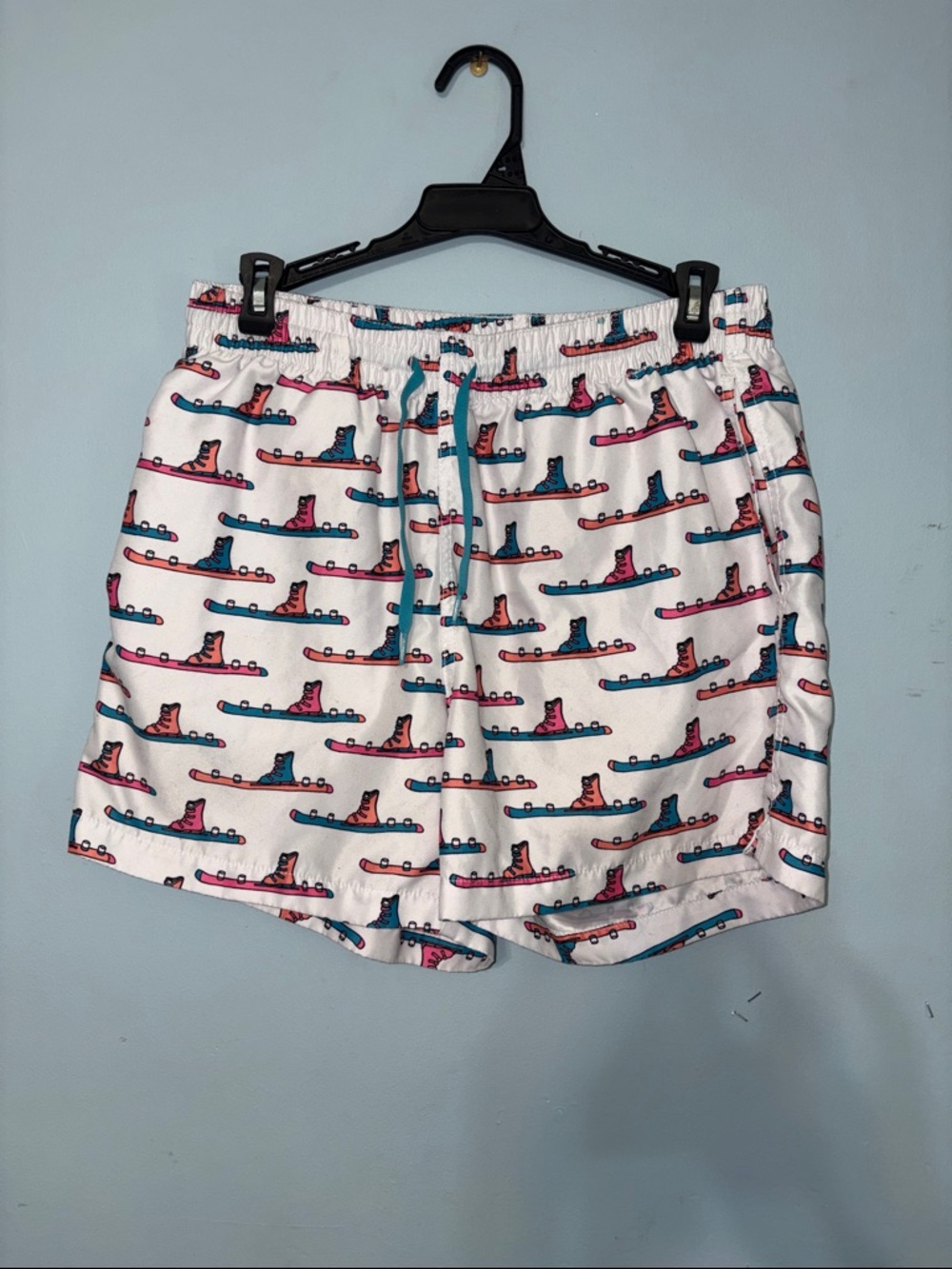 Men's Medium Chubbies the Weekend White colorful Ski Print Swim Shorts